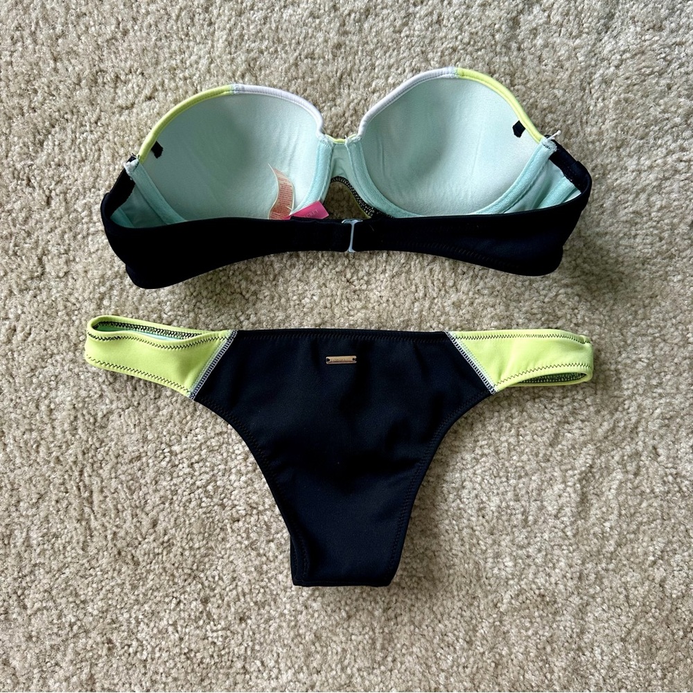 Vs Bikini - image 2